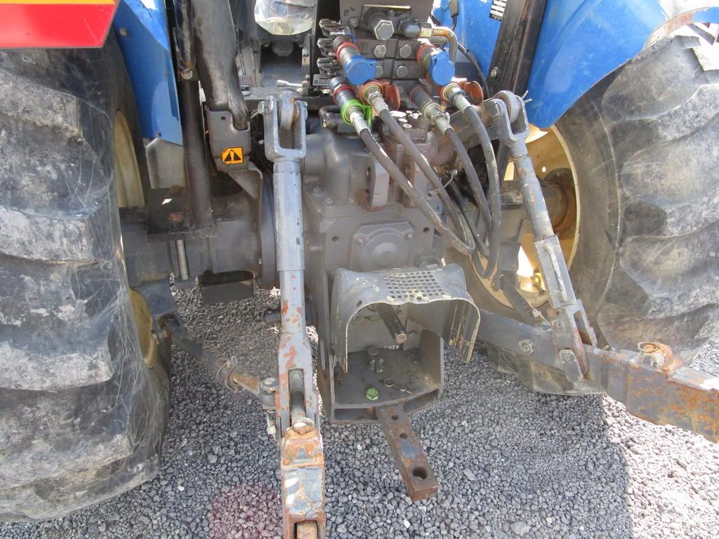 NEW HOLLAND TN65 4X4 W/ LOADER