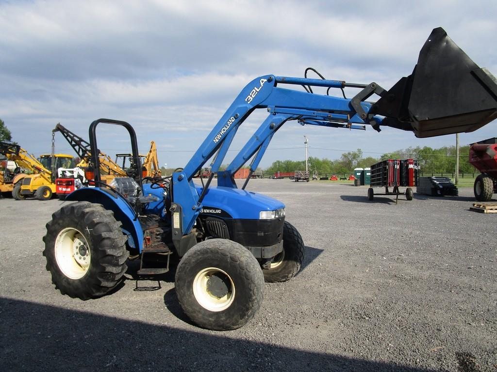NEW HOLLAND TN65 4X4 W/ LOADER