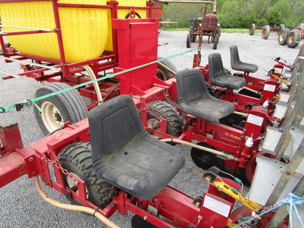 MECHANICAL 4-ROW TRANSPLANTER
