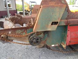 New Idea 213 Spreader