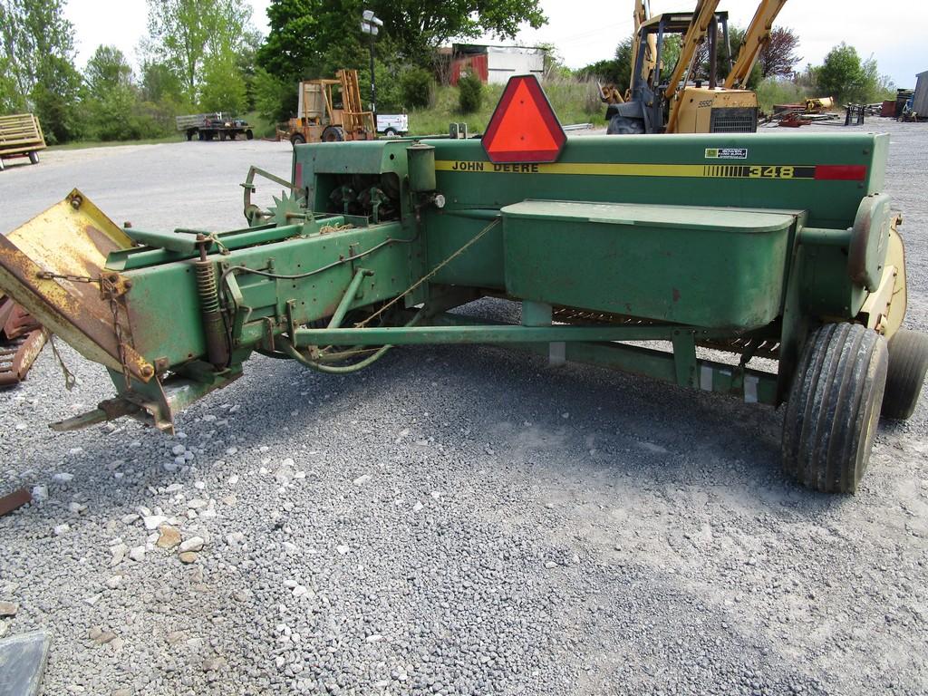 John Deere 348 Sq Baler