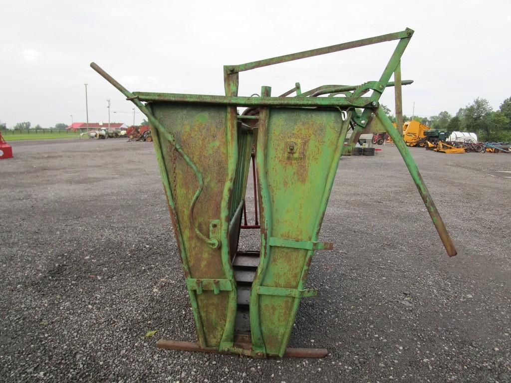 Green Cattle Chute
