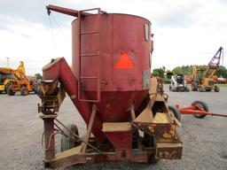 New Holland 352 Grinder Mixer