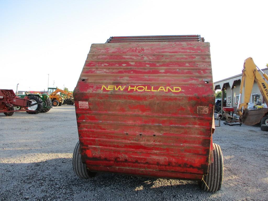 New Holland 851 RD Baler