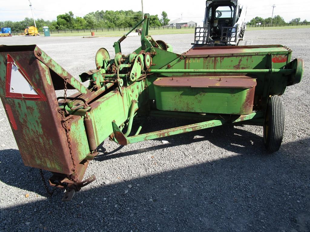 JD 24T Sq Baler