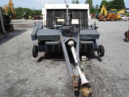 New Idea 484 Rd Baler
