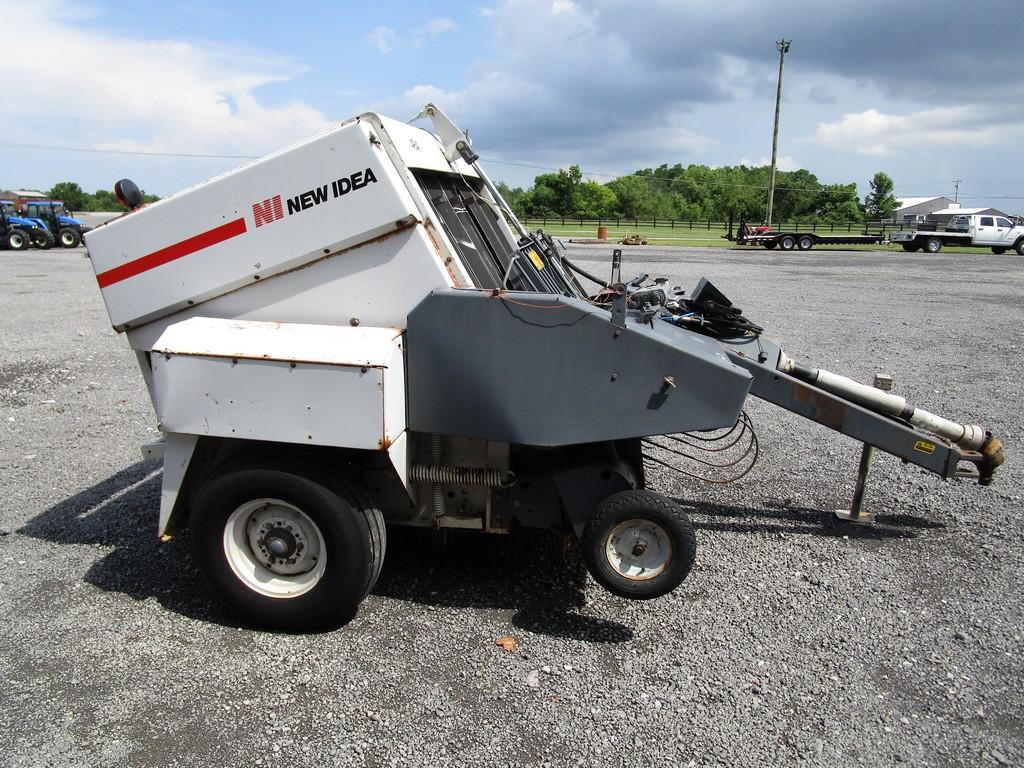 New Idea 484 Rd Baler