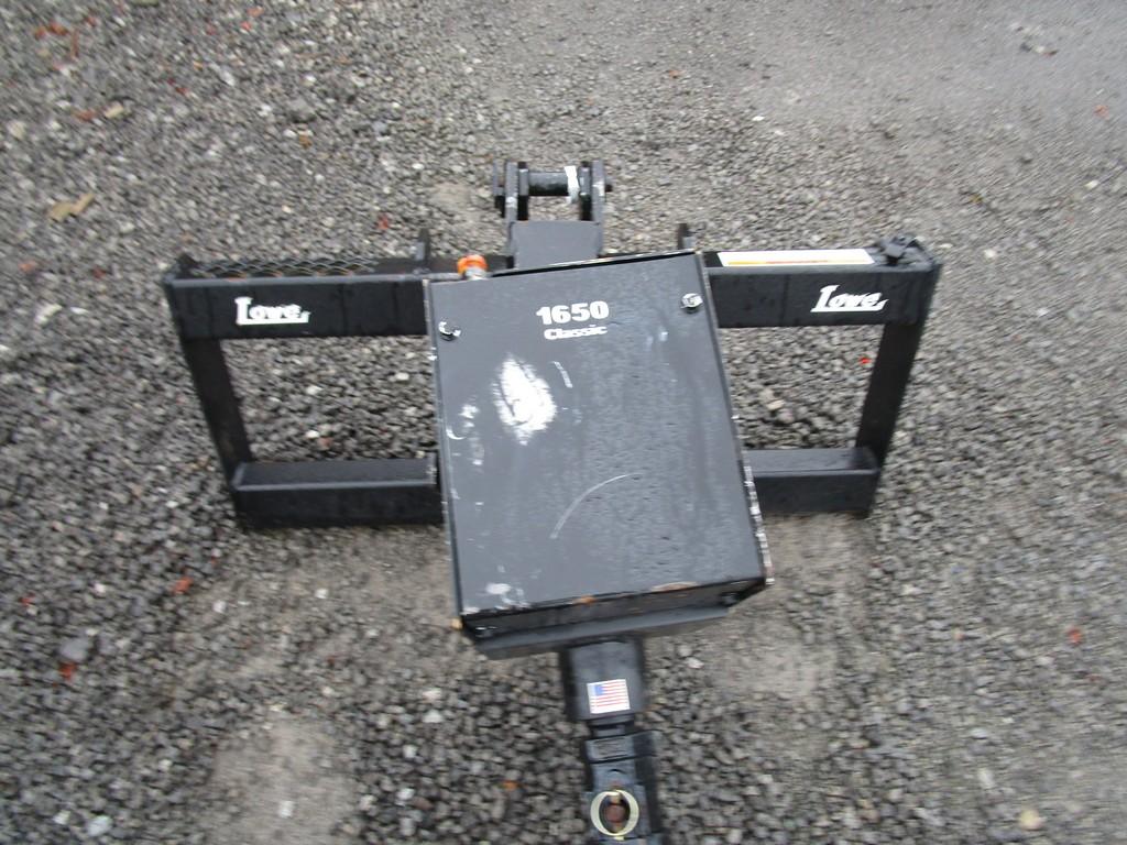 Lowe 1650 Post Hole Digger