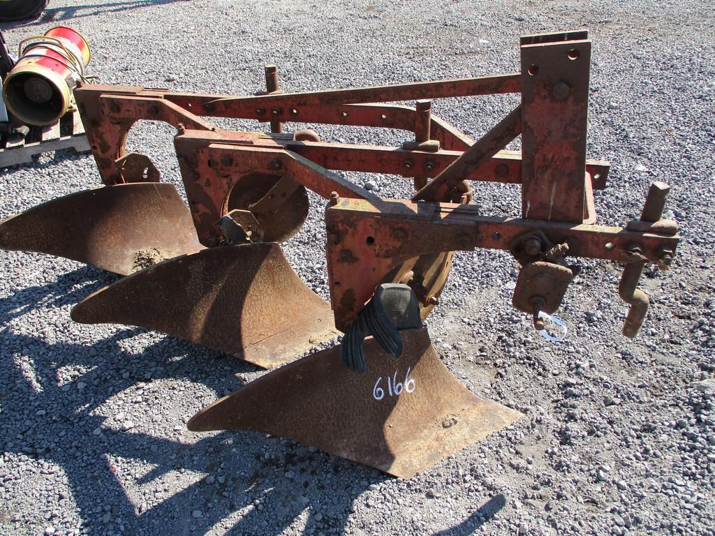 IH 3X Plow
