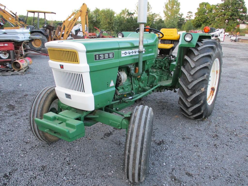 Oliver 1365 Tractor