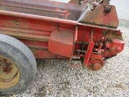 New Holland 679 Spreader