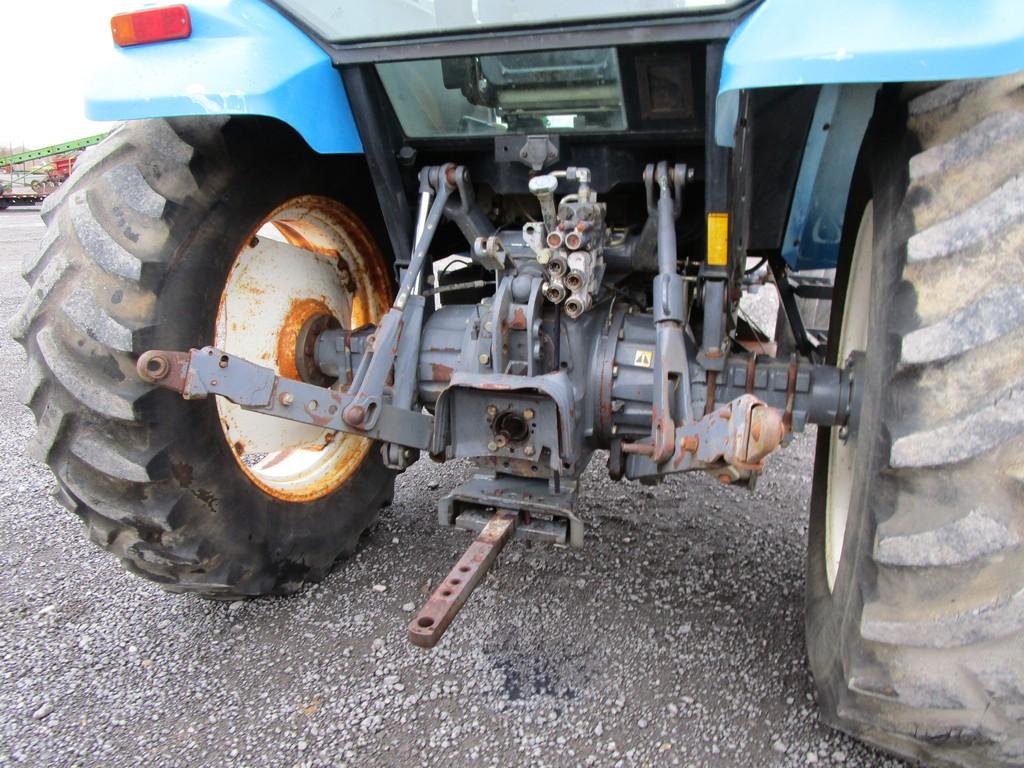New Holland 8240 SL Tractor