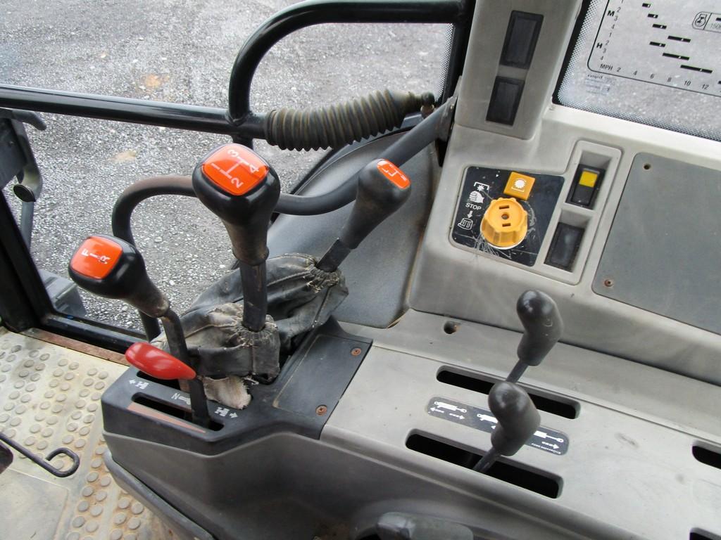 New Holland 8240 SL Tractor