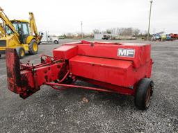 MF 124 Sq Baler