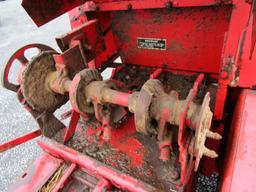 MF 124 Sq Baler