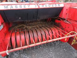 MF 124 Sq Baler