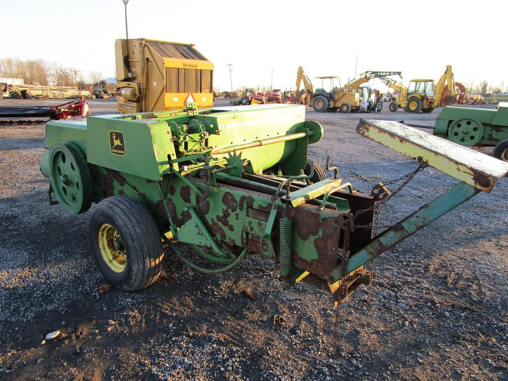 John Deere 346 Sq Baler