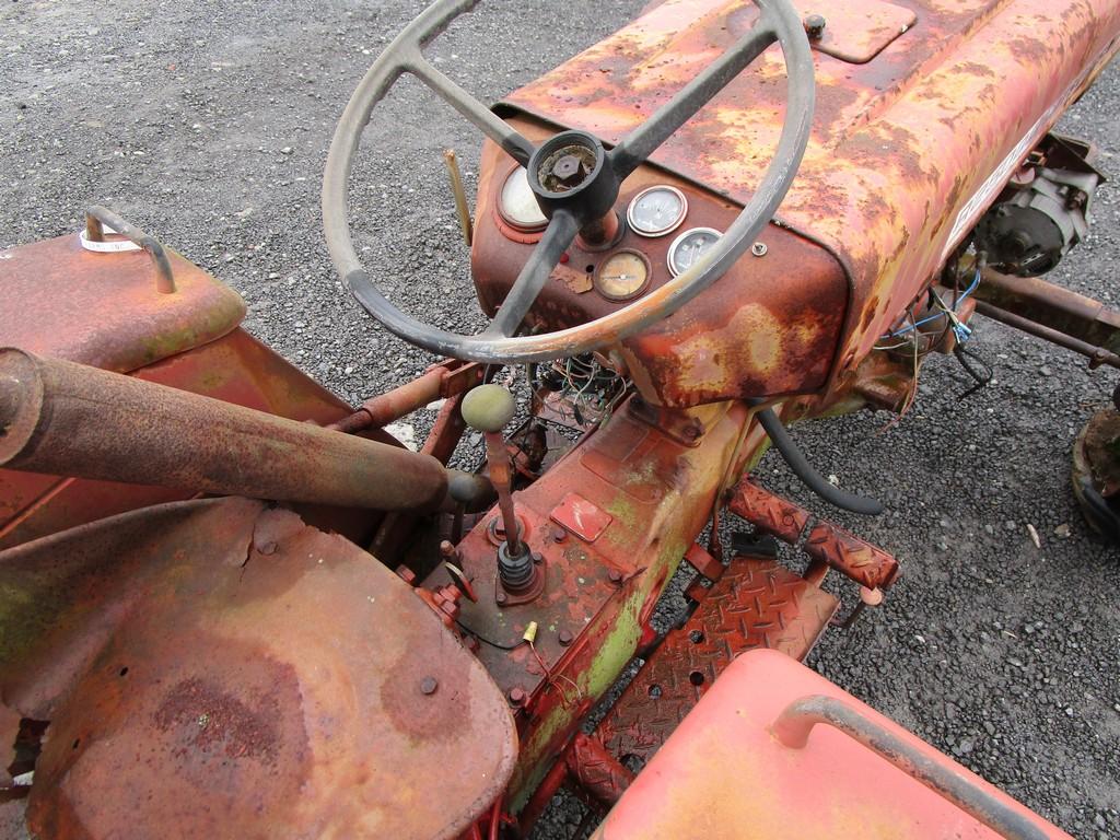 Mitsubishi R2500 G Tractor