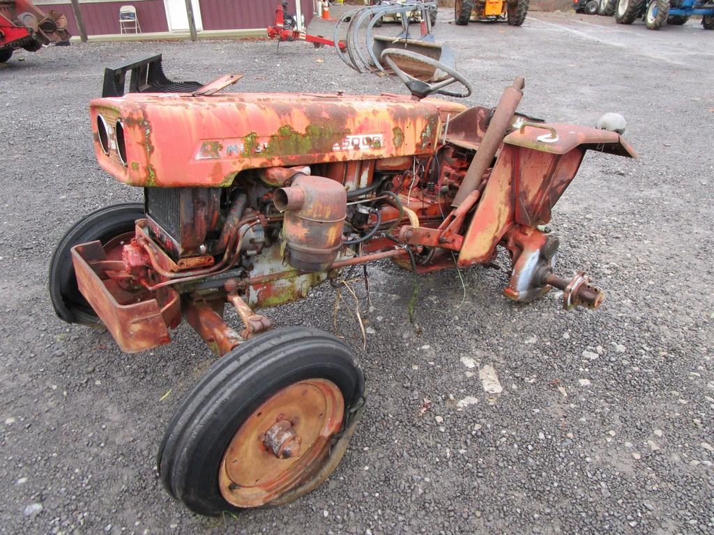 Mitsubishi R2500 G Tractor