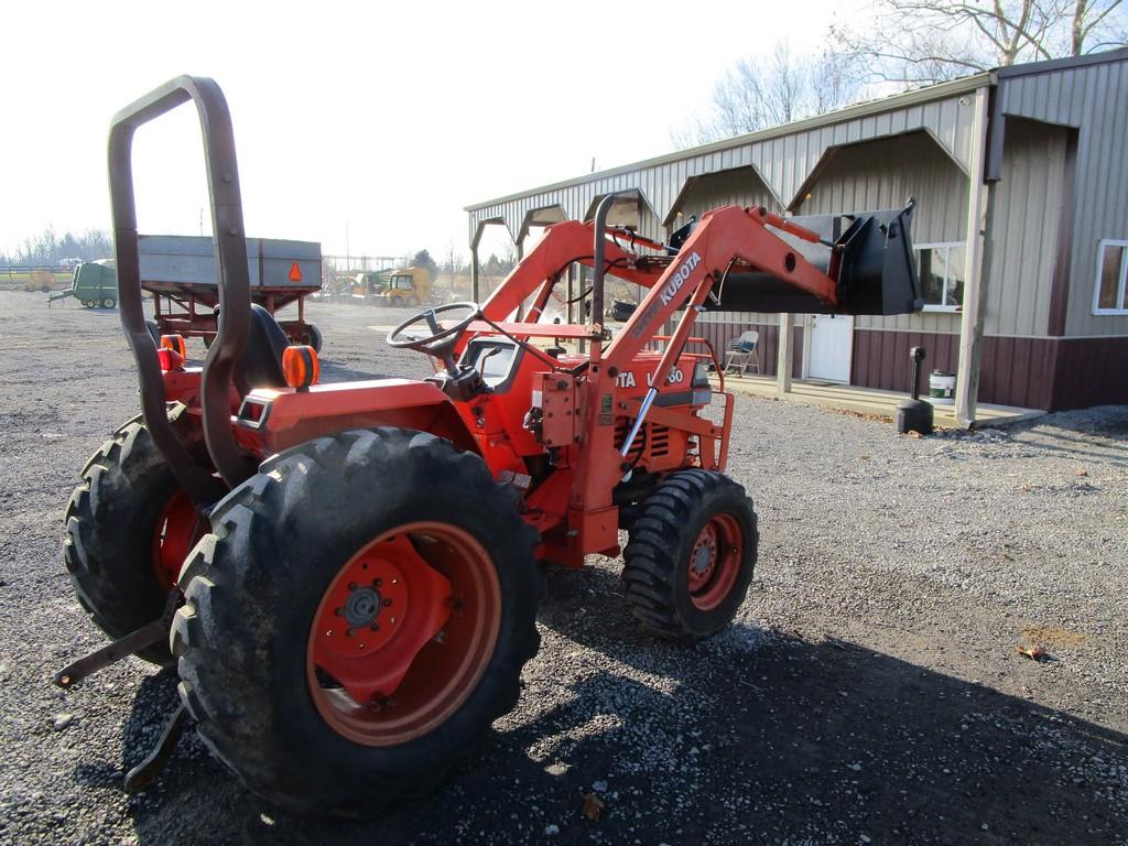 Kubota L2950 W/Loader