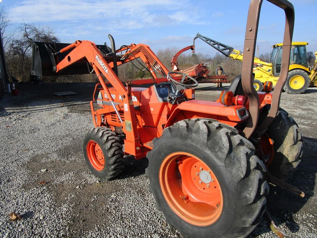 Kubota L2950 W/Loader