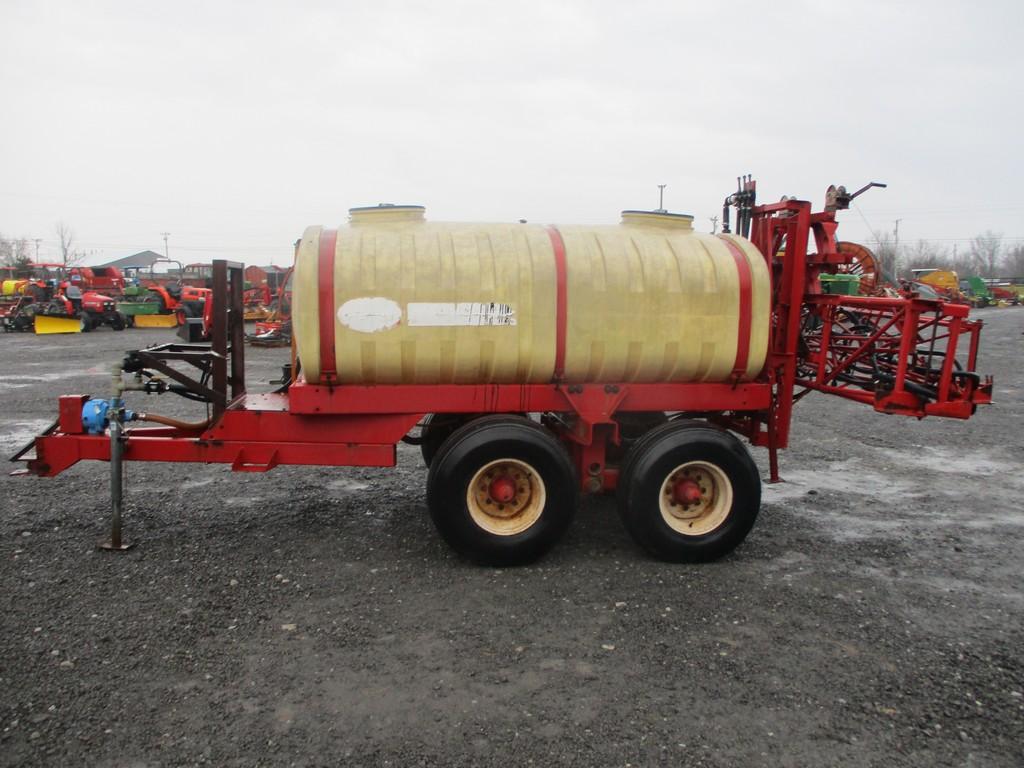 Vicon 800 Gal Sprayer