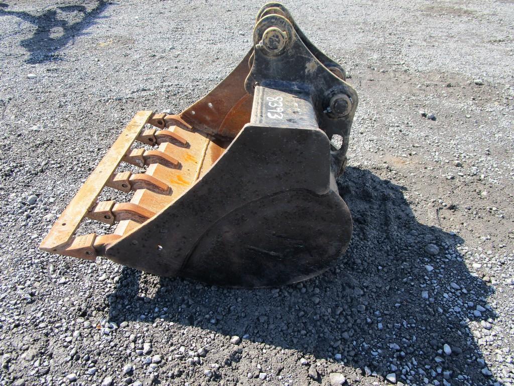 Black Hoe Bucket