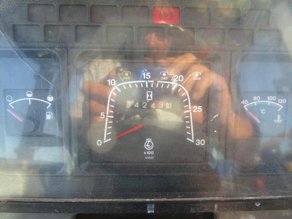 Ford 7840 SL Tractor