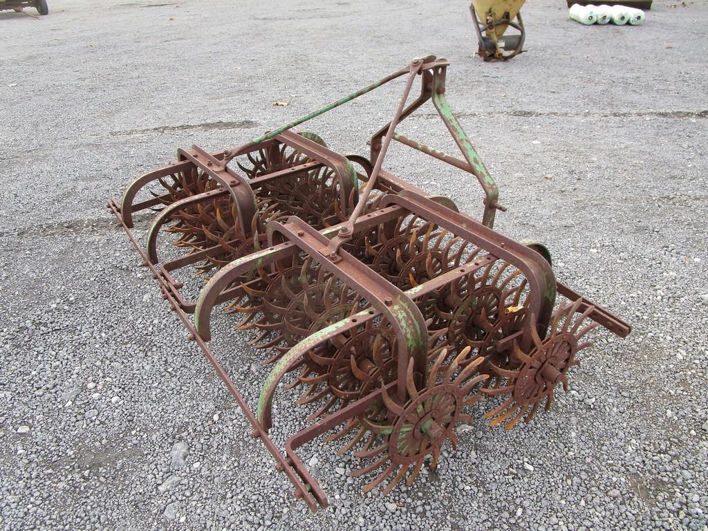 John Deere 3pt Rotary Hoe