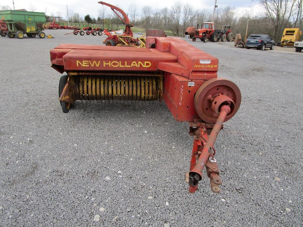 New Holland 310 Sq Baler