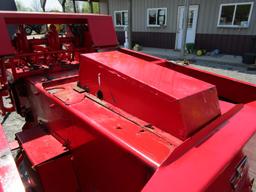 Massey Ferguson 1835 Inline Sq. Baler