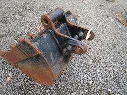 18" Backhoe Bucket