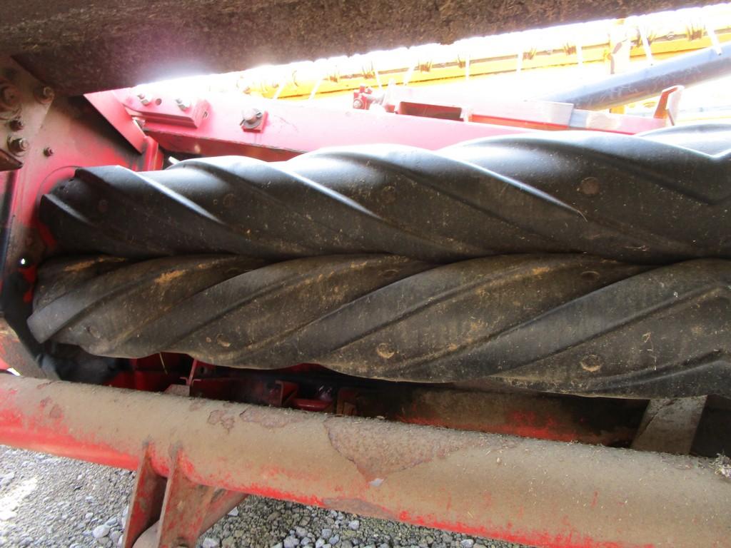 New Holland 472 Haybine