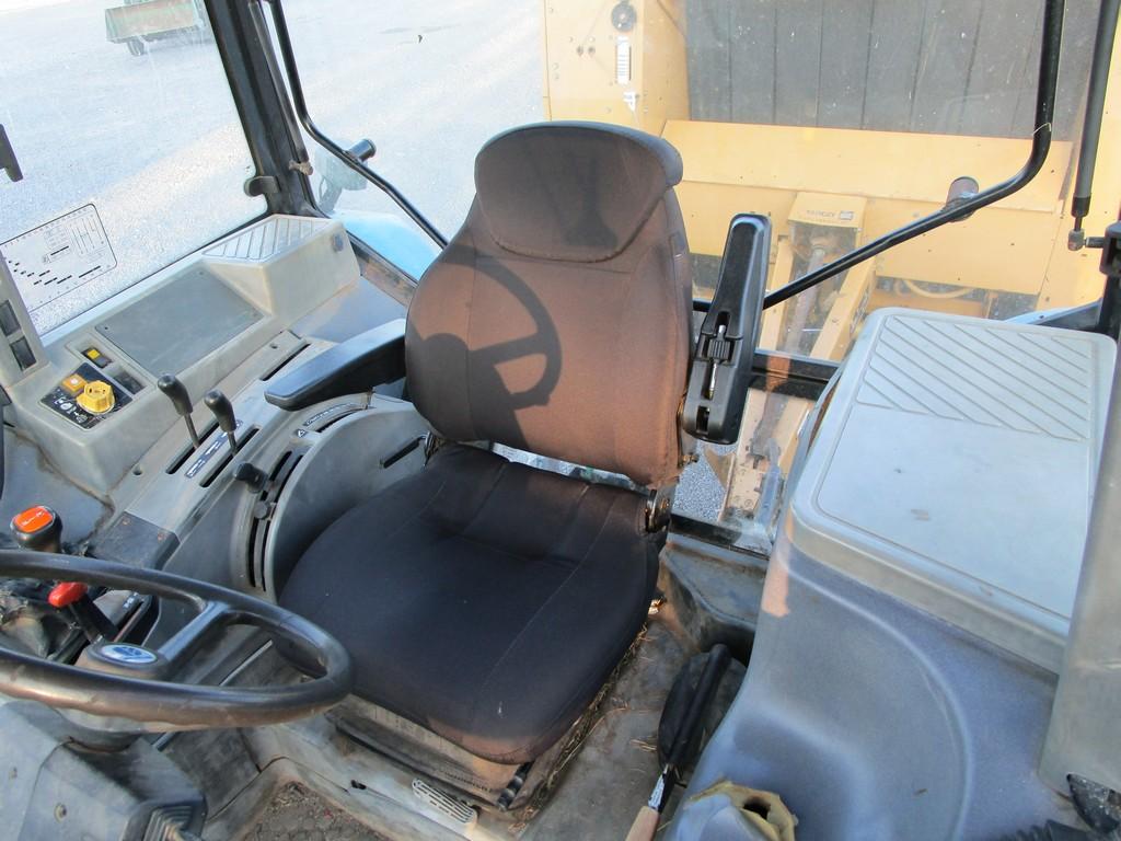 New Holland 8240 CHA Tractor
