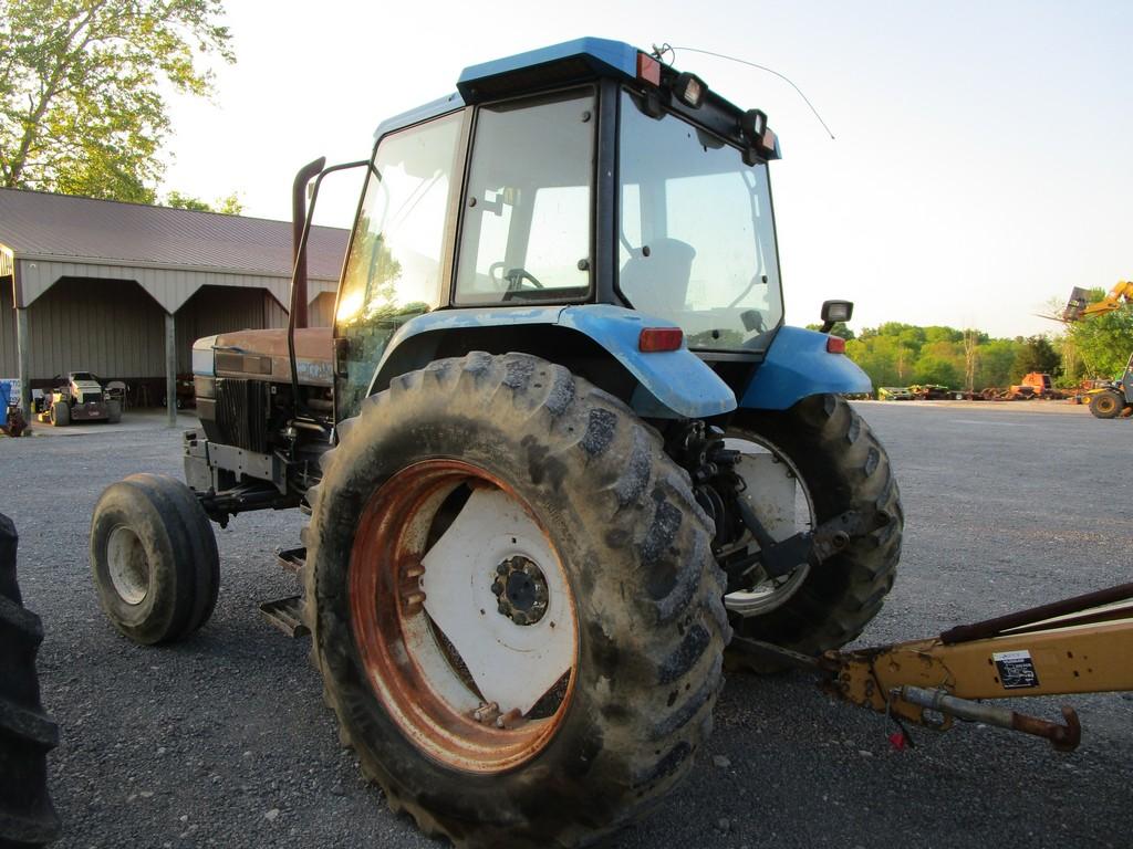 New Holland 8240 CHA Tractor