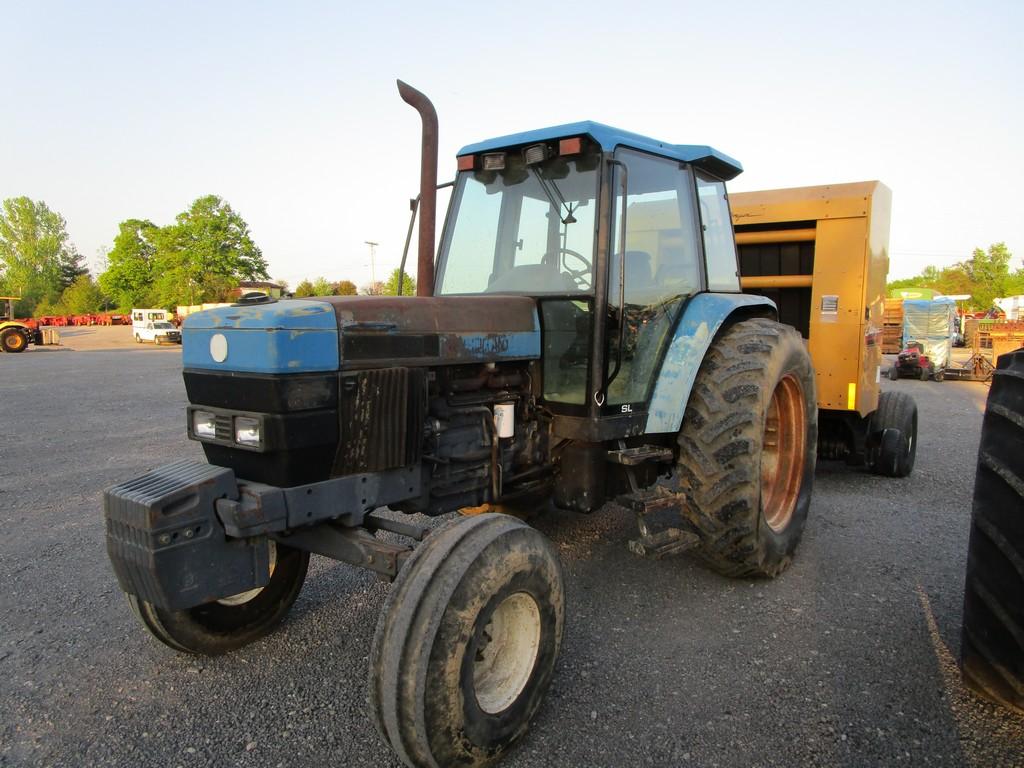 New Holland 8240 CHA Tractor