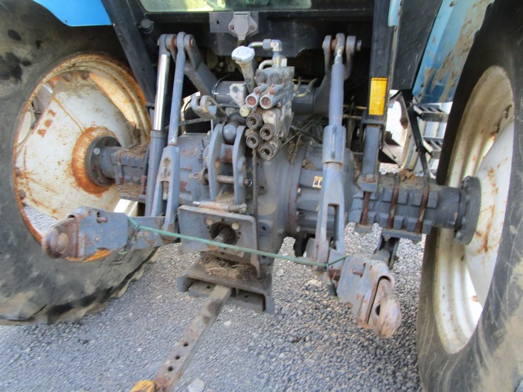 New Holland 8240 CHA Tractor
