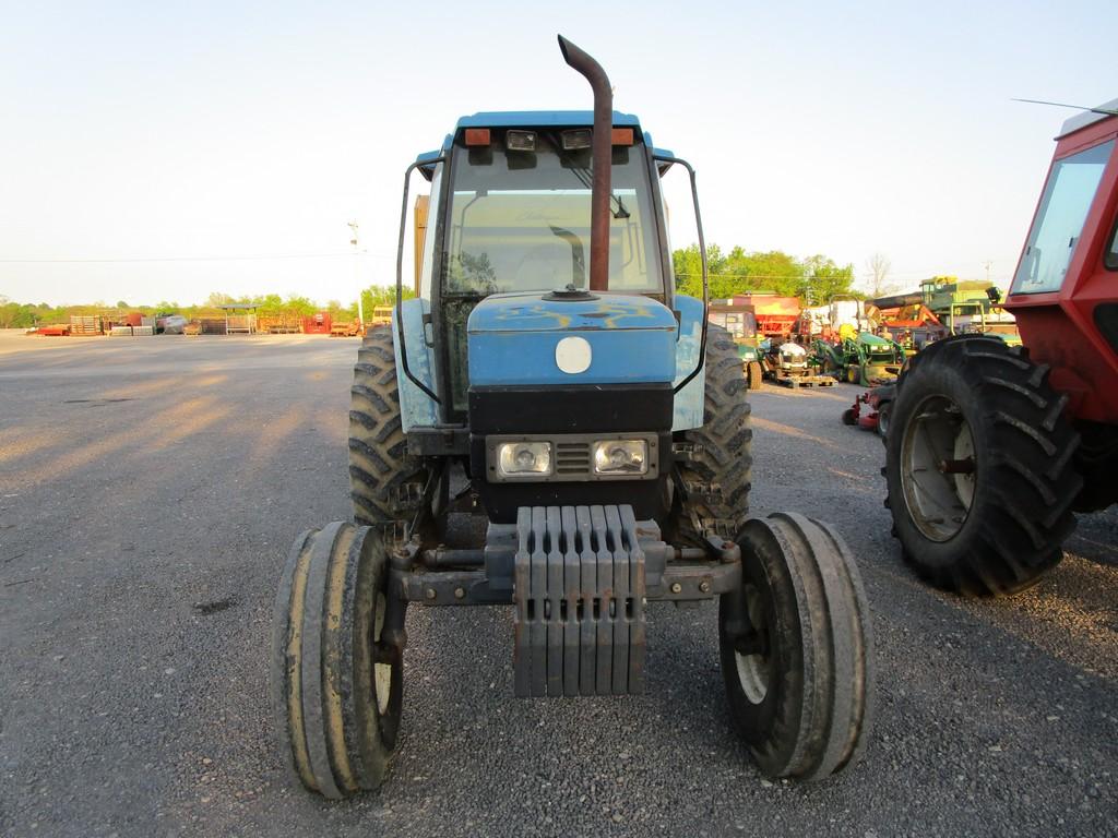 New Holland 8240 CHA Tractor