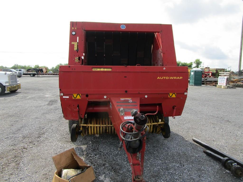 NEW HOLLAND 664 RD BALER