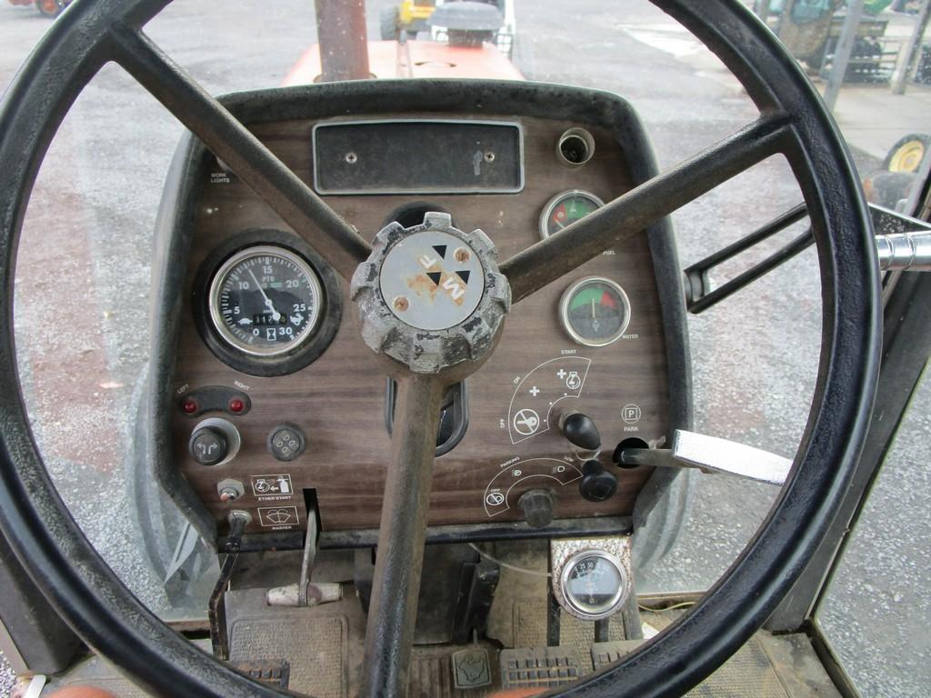 MASSEY FERGUSON 2745 TRACTOR