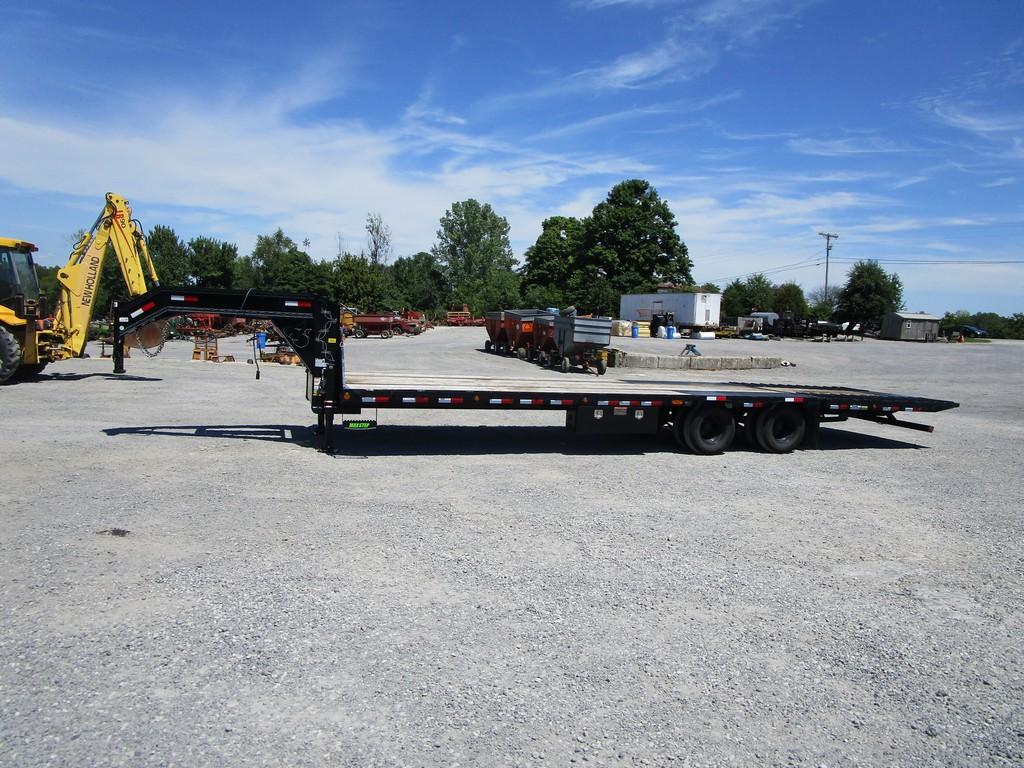 2022 LOAD TRAIL 32' GOOSENECK W/ TITLE