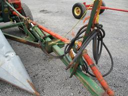 NEW IDEA 324 PICKER  2- ROW