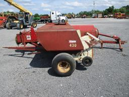 IH 430 SQ BALER
