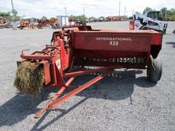 IH 430 SQ BALER