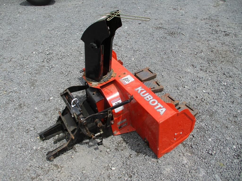 KUBOTA GR2707 FRONT MOUNT SNOW BLOWER W/ WEIGHTS