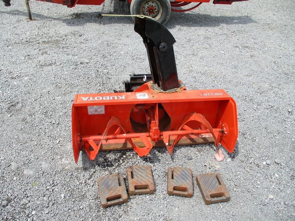 KUBOTA GR2707 FRONT MOUNT SNOW BLOWER W/ WEIGHTS