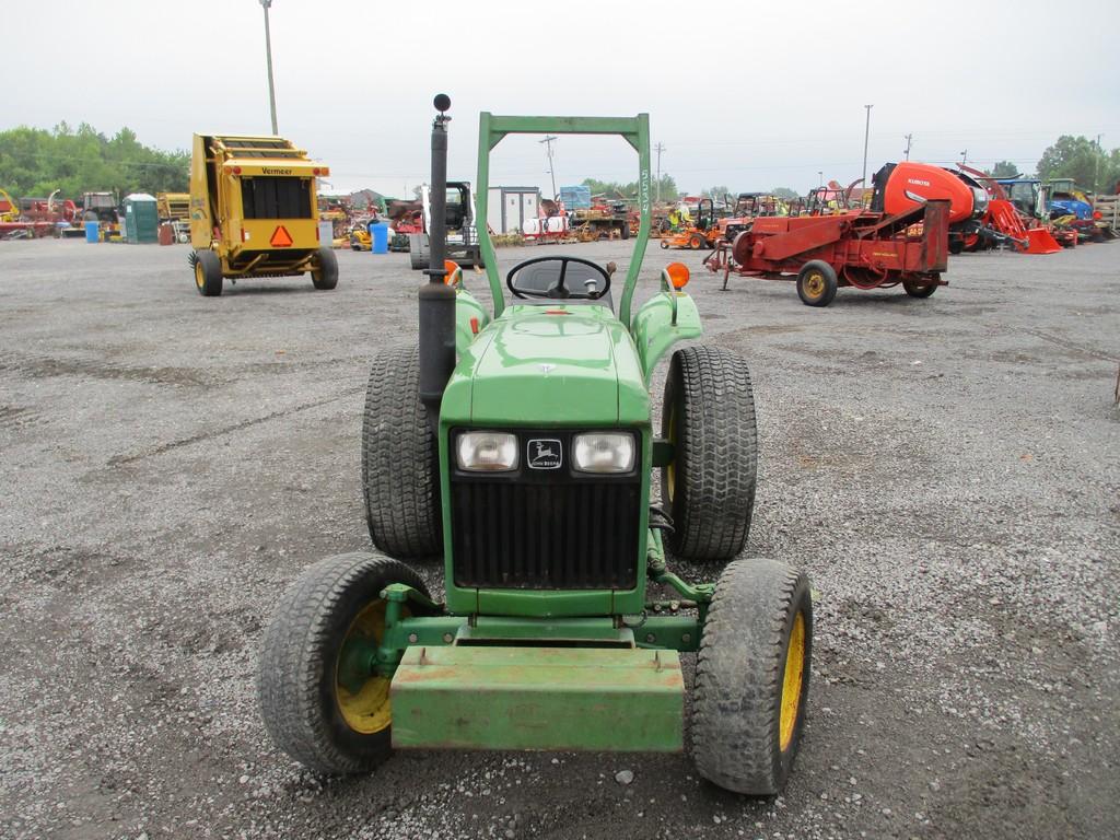 JOHN DEERE 850 TRACTOR