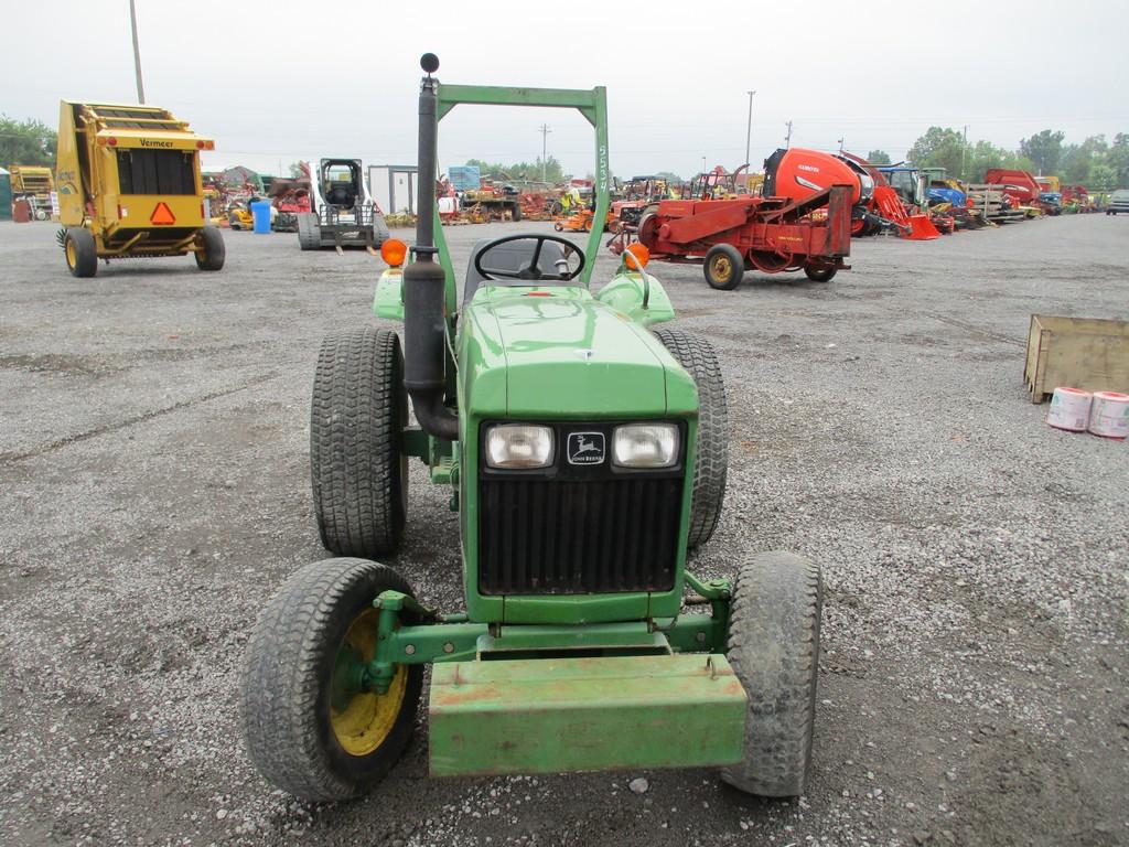 JOHN DEERE 850 TRACTOR