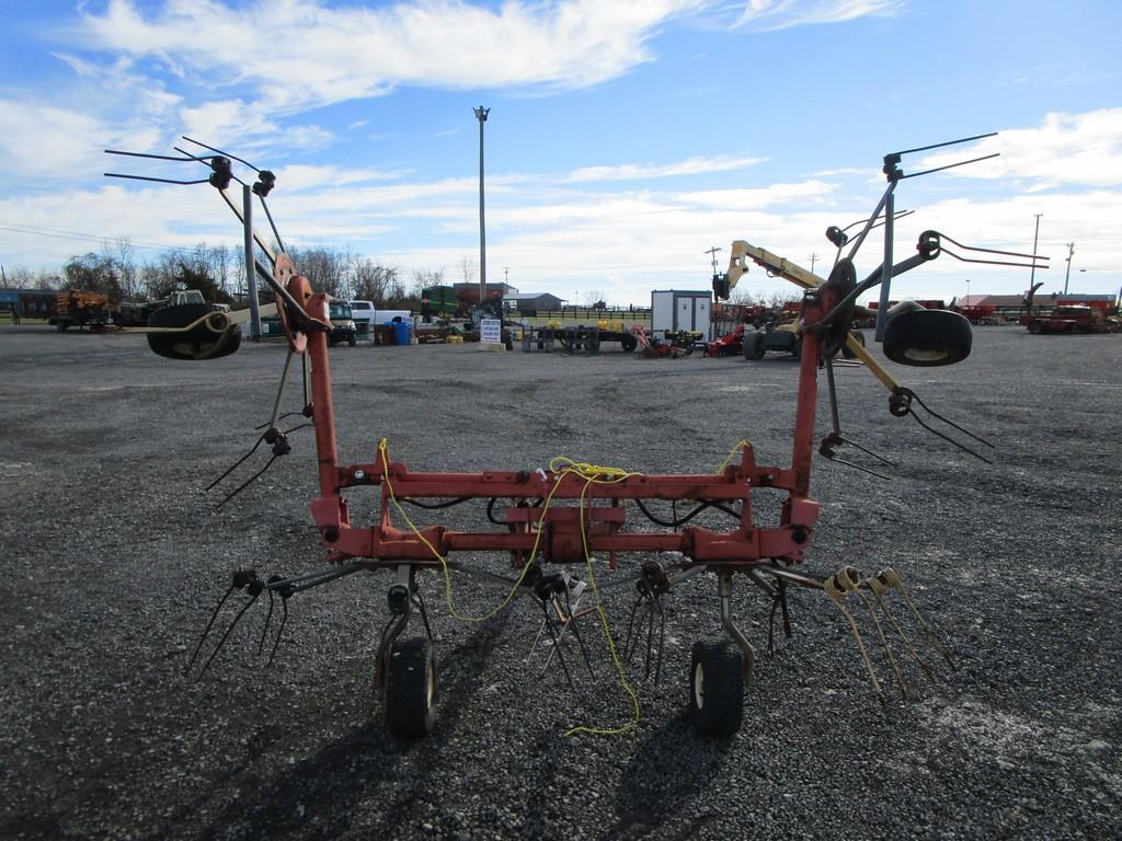 4 BASKET HYD FOLD TEDDER