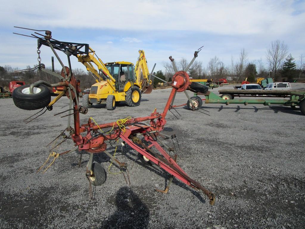 4 BASKET HYD FOLD TEDDER